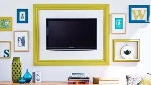 12 Awesome TV Gallery Walls | byDawnNicole.com