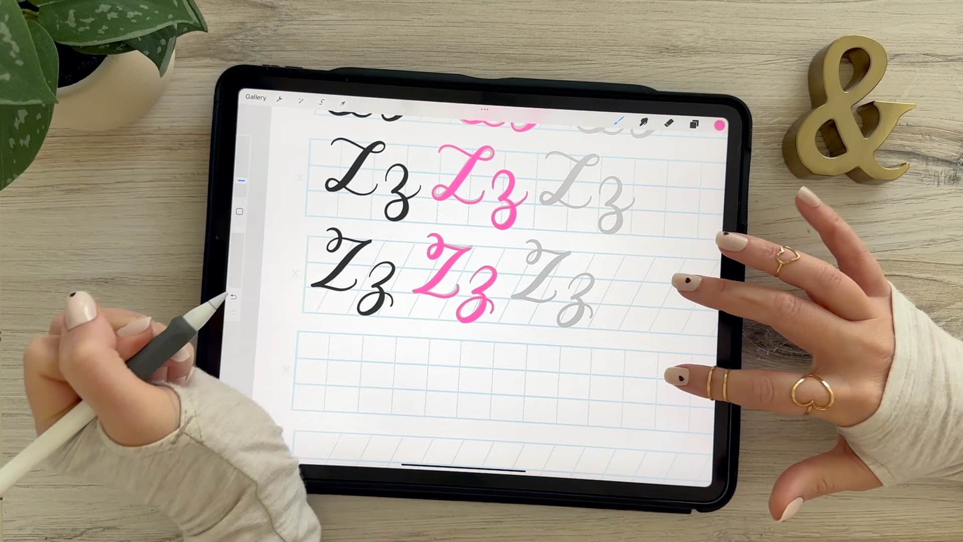 Learn to draw the letter Z in this step-by-step brush calligraphy video tutorial for beginners. Follow along with paper or Procreate!